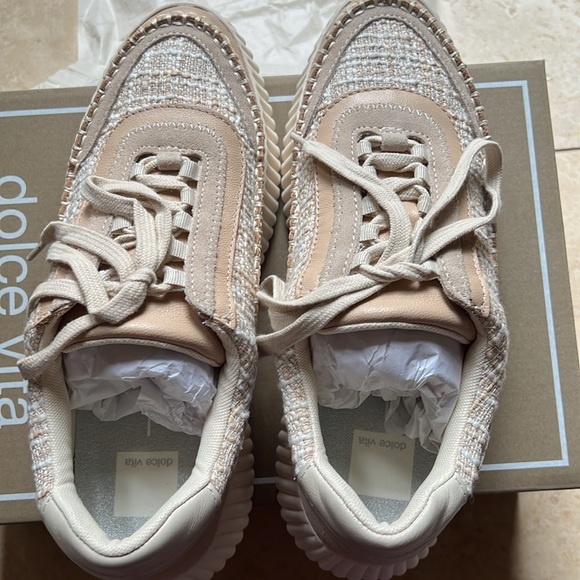 DOLCE VITA SNEAKERS - Picture 7 of 11